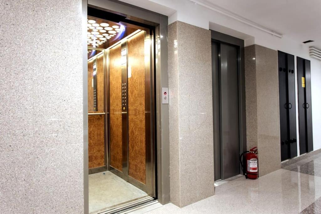 Romantic Jacuzzi Luxury Apartment Sinaia Ngoại thất bức ảnh